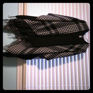 Reversible Black/Black and White Shaw with fringe